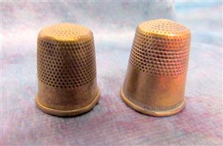 LARGE MIXED LOT OF 48 VINTAGE THIMBLES-MIXED METALS AND PLASTIC-SOME ADVERTISING